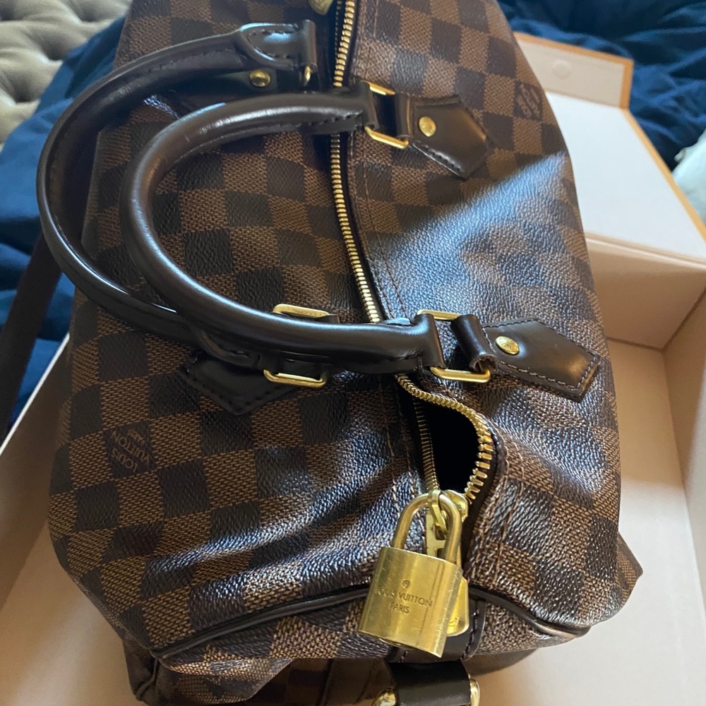 Louis Vuitton Speedy 30